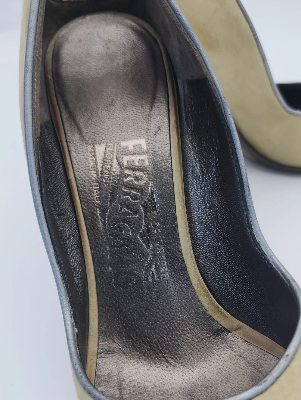 Salvatore Ferragamo add classic